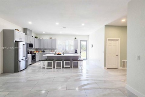 Casa en venta en Clewiston, Florida, 3 dormitorios, 204.38 m2 № 2027344 - foto 18