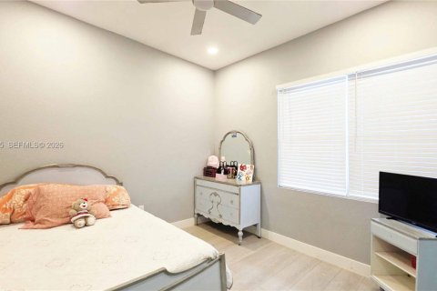 Casa en venta en Clewiston, Florida, 3 dormitorios, 204.38 m2 № 2027344 - foto 30