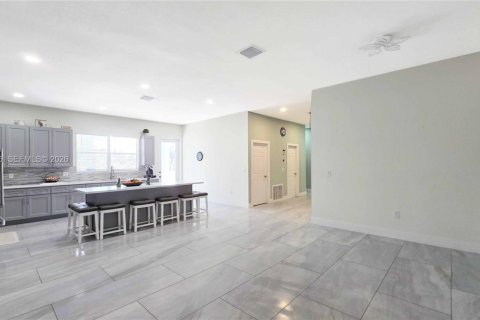 Casa en venta en Clewiston, Florida, 3 dormitorios, 204.38 m2 № 2027344 - foto 19
