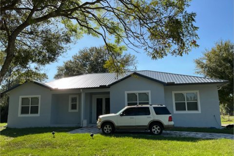 Casa en Clewiston, Florida 3 dormitorios, 204.38 m2 № 2027344