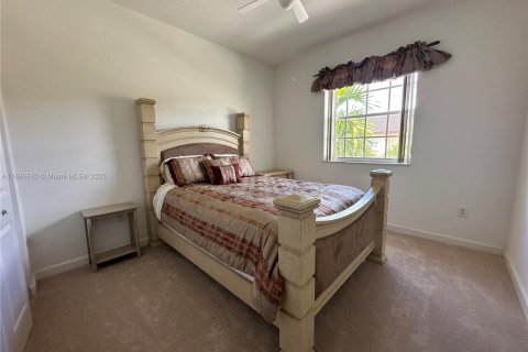Touwnhouse à vendre à Miami, Floride: 3 chambres, 155.15 m2 № 1945401 - photo 16