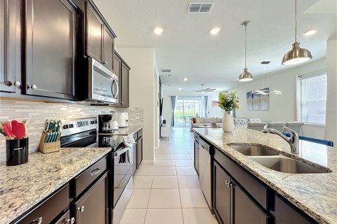 Villa ou maison à vendre à Davenport, Floride: 7 chambres, 288.18 m2 № 2305220 - photo 8