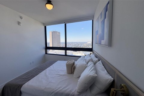 Condo in Miami, Florida, 1 bedroom  № 2245429 - photo 12