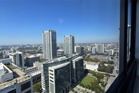 Condo in Miami, Florida, 1 bedroom  № 2245429 - photo 5