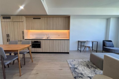 Condo in Miami, Florida, 1 bedroom  № 2245429 - photo 2