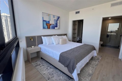 Condo in Miami, Florida, 1 bedroom  № 2245429 - photo 11
