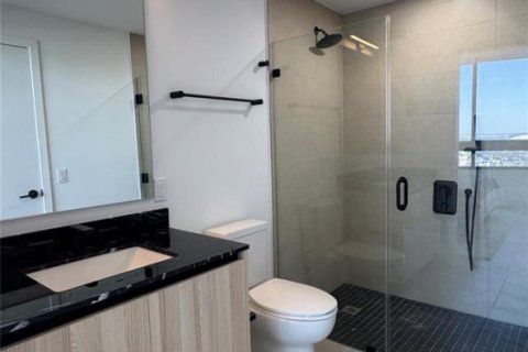 Condo in Miami, Florida, 1 bedroom  № 2245429 - photo 13