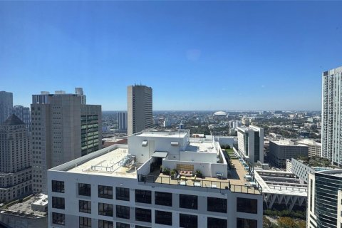 Condo in Miami, Florida, 1 bedroom  № 2245429 - photo 17