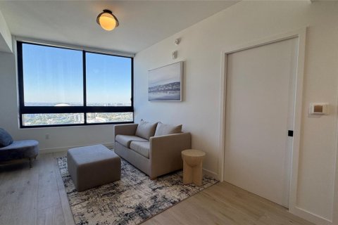 Condo in Miami, Florida, 1 bedroom  № 2245429 - photo 7