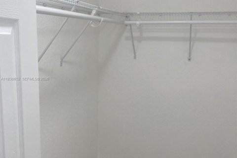 Снять в аренду кондоминиум в Помпано-Бич, Флорида 2 спальни, 63.45м2, № 1996330 - фото 9