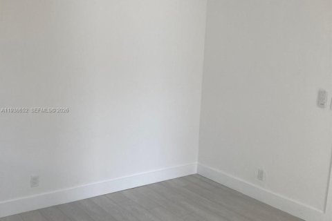 Снять в аренду кондоминиум в Помпано-Бич, Флорида 2 спальни, 63.45м2, № 1996330 - фото 10