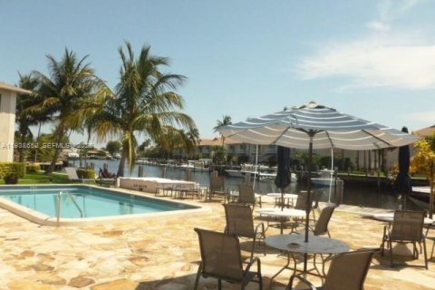 Кондоминиум с 2 спальнями в Помпано-Бич, Флорида № 1996330