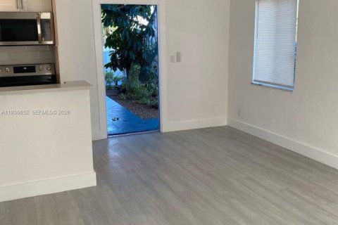 Снять в аренду кондоминиум в Помпано-Бич, Флорида 2 спальни, 63.45м2, № 1996330 - фото 6