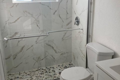 Снять в аренду кондоминиум в Помпано-Бич, Флорида 2 спальни, 63.45м2, № 1996330 - фото 8