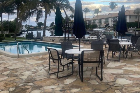 Снять в аренду кондоминиум в Помпано-Бич, Флорида 2 спальни, 63.45м2, № 1996330 - фото 12