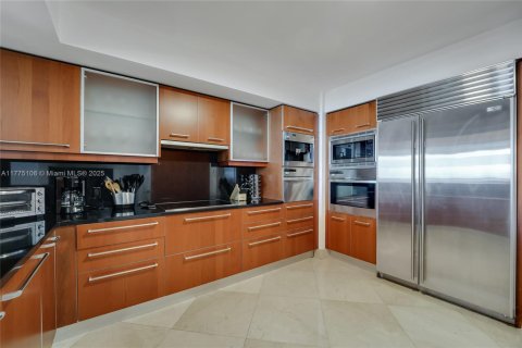 Condo in Miami, Florida, 3 bedrooms  № 1868527 - photo 8