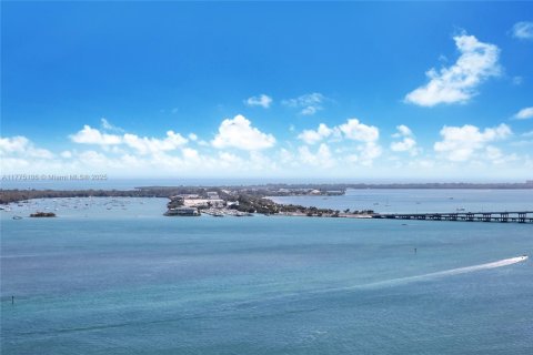 Condo in Miami, Florida, 3 bedrooms  № 1868527 - photo 29