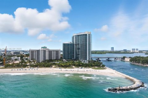 Купить кондоминиум в Бэл-Харбор, Флорида 3 спальни, 305.56м2, № 1949719 - фото 7