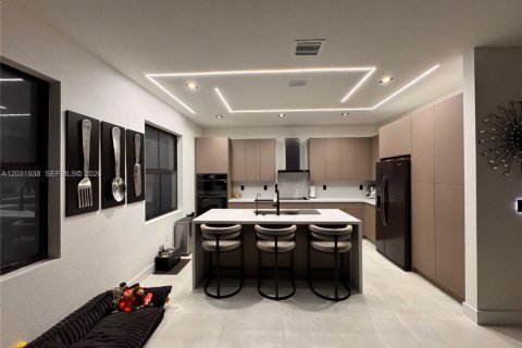Villa ou maison à vendre à Miami, Floride: 5 chambres, 255.57 m2 № 2146499 - photo 13