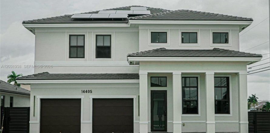 Villa ou maison à Miami, Floride 5 chambres, 255.57 m2 № 2146499
