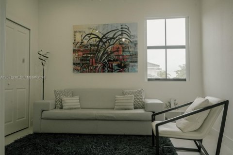 Villa ou maison à vendre à Miami, Floride: 5 chambres, 255.57 m2 № 2146499 - photo 22