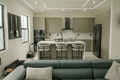 Villa ou maison à vendre à Miami, Floride: 5 chambres, 255.57 m2 № 2146499 - photo 11