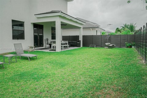 Villa ou maison à vendre à Miami, Floride: 5 chambres, 255.57 m2 № 2146499 - photo 28
