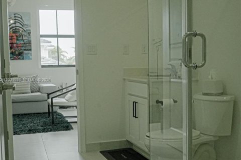 Villa ou maison à vendre à Miami, Floride: 5 chambres, 255.57 m2 № 2146499 - photo 23