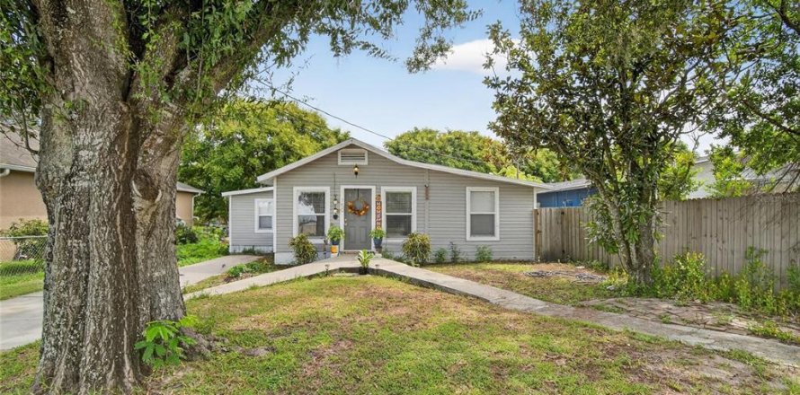 Villa ou maison à Lake Wales, Floride 3 chambres, 117.43 m2 № 1911419