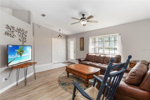 Casa en venta en Palm Coast, Florida, 3 dormitorios, 175.77 m2 № 2107750 - foto 12