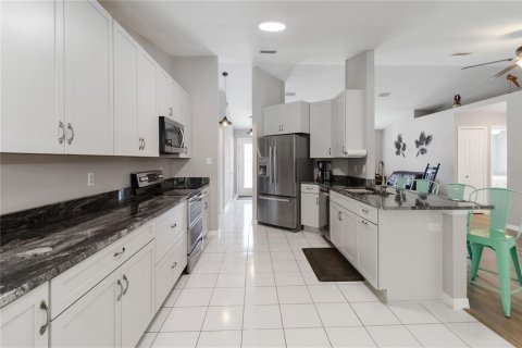 Casa en venta en Palm Coast, Florida, 3 dormitorios, 175.77 m2 № 2107750 - foto 3
