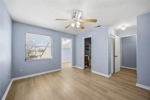 Condo in Gainesville, Florida, 2 bedrooms № 2115844 - photo 24