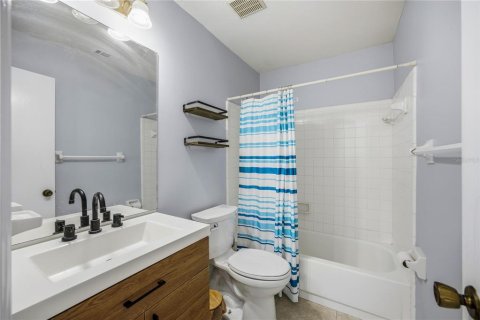 Condo in Gainesville, Florida, 2 bedrooms № 2115844 - photo 26
