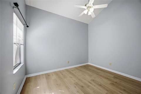 Condo in Gainesville, Florida, 2 bedrooms № 2115844 - photo 15
