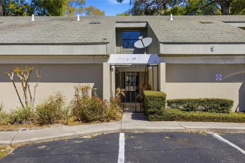 Condo in Gainesville, Florida, 2 bedrooms № 2115844 - photo 4