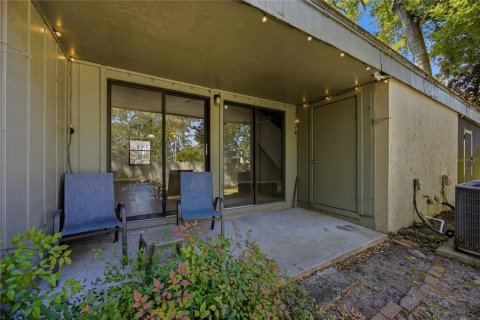 Condo in Gainesville, Florida, 2 bedrooms № 2115844 - photo 28