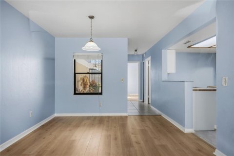 Condo in Gainesville, Florida, 2 bedrooms № 2115844 - photo 8