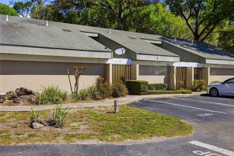 Condo in Gainesville, Florida, 2 bedrooms № 2115844 - photo 3