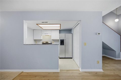 Condo in Gainesville, Florida, 2 bedrooms № 2115844 - photo 18