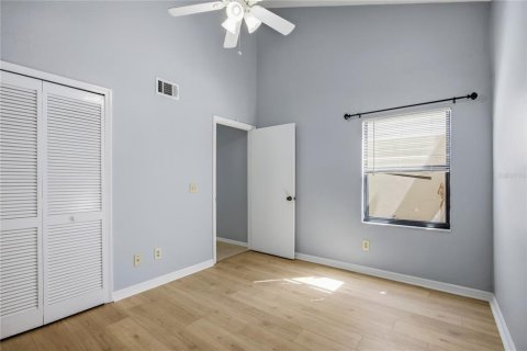 Condo in Gainesville, Florida, 2 bedrooms № 2115844 - photo 16