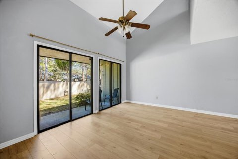 Condo in Gainesville, Florida, 2 bedrooms № 2115844 - photo 20