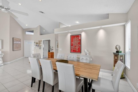 Villa ou maison à vendre à Boynton Beach, Floride: 3 chambres, 222.13 m2 № 2078239 - photo 8
