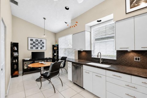 Villa ou maison à vendre à Boynton Beach, Floride: 3 chambres, 222.13 m2 № 2078239 - photo 20