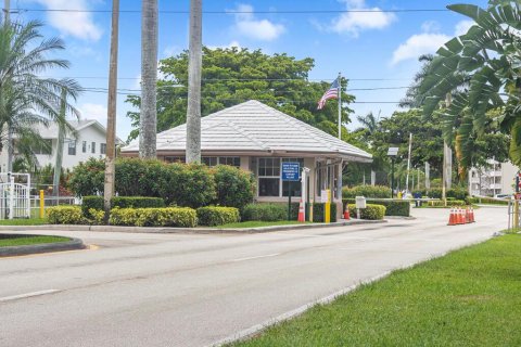 Condo in West Palm Beach, Florida, 2 bedrooms  № 2082187 - photo 18