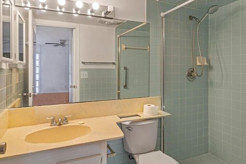 Condo in West Palm Beach, Florida, 2 bedrooms  № 2082187 - photo 11