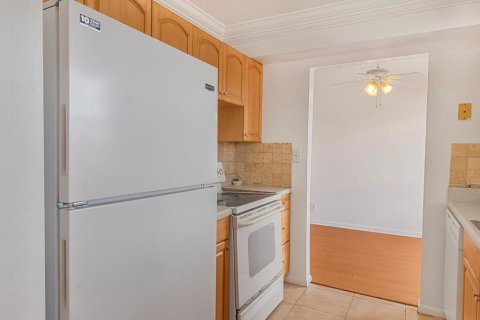 Condo in West Palm Beach, Florida, 2 bedrooms  № 2082187 - photo 5