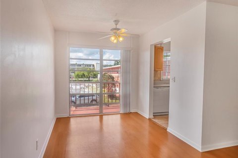 Condo in West Palm Beach, Florida, 2 bedrooms  № 2082187 - photo 7