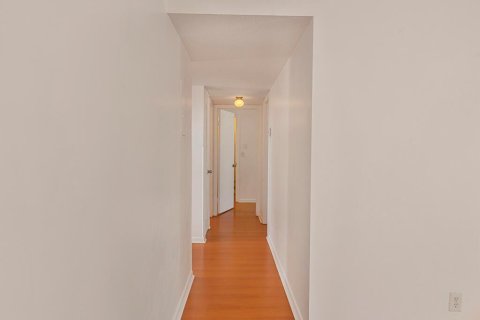 Condo in West Palm Beach, Florida, 2 bedrooms  № 2082187 - photo 9