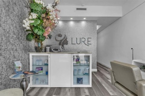 Propiedad comercial en venta en Coral Gables, Florida № 1599776 - foto 1