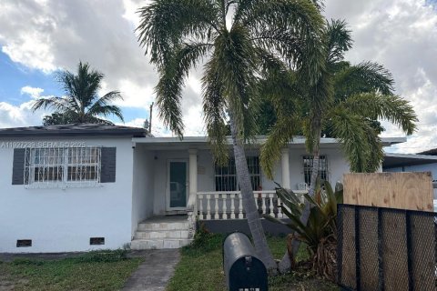 Casa en venta en Miami, Florida, 3 dormitorios, 143.81 m2 № 1986216 - foto 1
